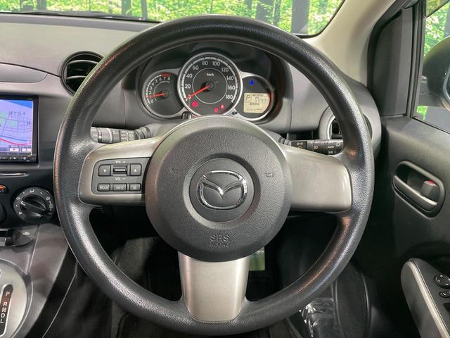 デミオ 13C-V スマートエディションII 純正ナビ バックカメラ 禁煙車 コーナーセンサー スマートキー HIDヘッド オートライト Bluetooth CD DVD再生 フルセグ ステアリングスイッチ フォグライト 電動格納ミラー(11枚目)