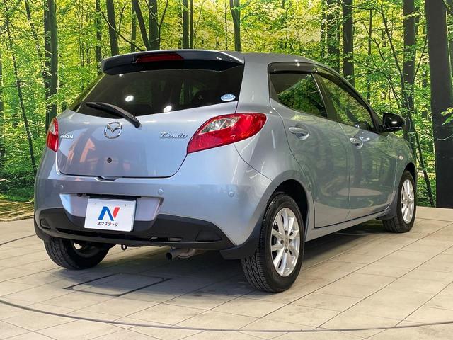 デミオ 13C-V スマートエディションII 純正ナビ バックカメラ 禁煙車 コーナーセンサー スマートキー HIDヘッド オートライト Bluetooth CD DVD再生 フルセグ ステアリングスイッチ フォグライト 電動格納ミラー(17枚目)