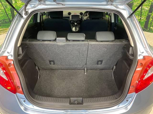 デミオ 13C-V スマートエディションII 純正ナビ バックカメラ 禁煙車 コーナーセンサー スマートキー HIDヘッド オートライト Bluetooth CD DVD再生 フルセグ ステアリングスイッチ フォグライト 電動格納ミラー(36枚目)