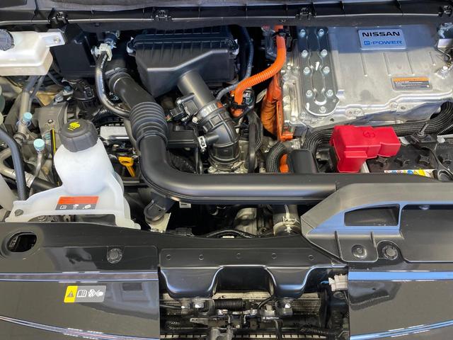 セレナ e-パワー ハイウェイスターV 両側電動ドア 9型ナビ 後席モニター 全周囲カメラ 衝突被害軽減システム レーダークルーズ 禁煙車 ドラレコ コーナーセンサー スマートキー LEDヘッド ETC オートライト(18枚目)