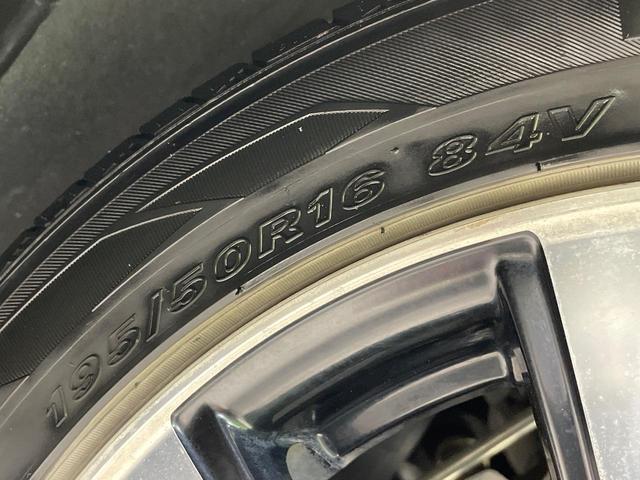 アクア S 純正SDナビ バックカメラ 衝突被害軽減システム 禁煙車 ドラレコ ビルトインETC オートハイビーム 車線逸脱警報 オートエアコン Bluetooth 地デジ(57枚目)