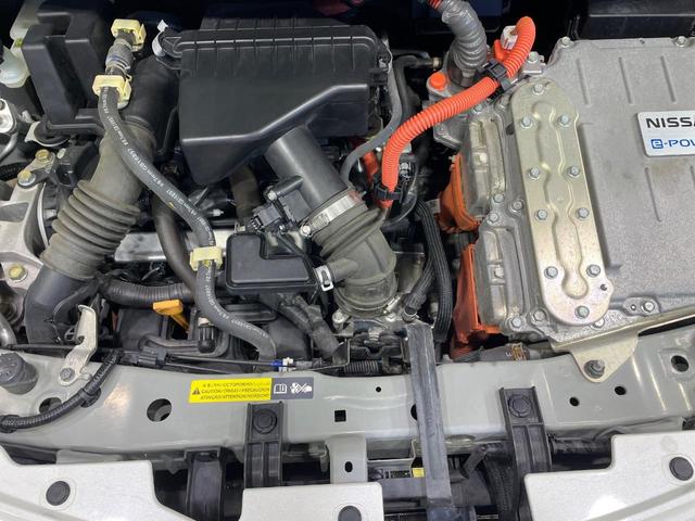 ノート ｅ－パワー　Ｘ　純正ＳＤナビ　全周囲カメラ　衝突被害軽減システム　禁煙車　ドラレコ　コーナーセンサー　スマートキー　ＥＴＣ　車線逸脱警報　オートライト　オートエアコン　純正オプション１４インチＡＷ　Ｂｌｕｅｔｏｏｔｈ（18枚目）