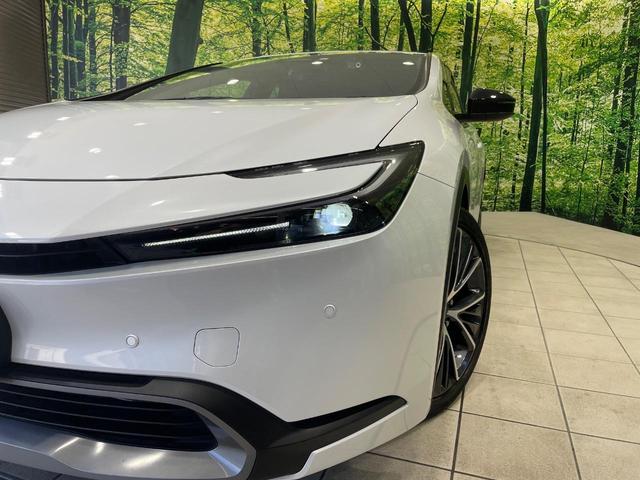 プリウス Ｇ　バックカメラ　衝突軽減　純正８インチディスプレイオーディオ　レーダークルーズ　禁煙車　ドラレコ　コーナーセンサー　スマートキー　ＬＥＤヘッド　ＥＴＣ　オートハイビーム　車線逸脱警報　オートライト（12枚目）