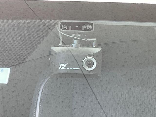 プリウス Ｇ　バックカメラ　衝突軽減　純正８インチディスプレイオーディオ　レーダークルーズ　禁煙車　ドラレコ　コーナーセンサー　スマートキー　ＬＥＤヘッド　ＥＴＣ　オートハイビーム　車線逸脱警報　オートライト（33枚目）