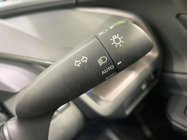 プリウス Ｇ　バックカメラ　衝突軽減　純正８インチディスプレイオーディオ　レーダークルーズ　禁煙車　ドラレコ　コーナーセンサー　スマートキー　ＬＥＤヘッド　ＥＴＣ　オートハイビーム　車線逸脱警報　オートライト（52枚目）