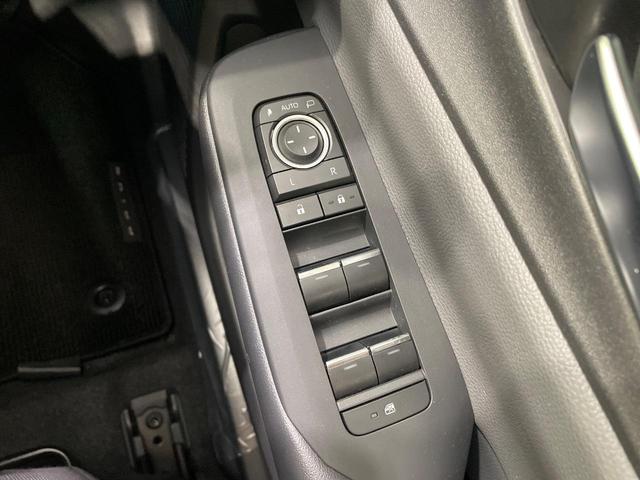 プリウス Ｇ　バックカメラ　衝突軽減　純正８インチディスプレイオーディオ　レーダークルーズ　禁煙車　ドラレコ　コーナーセンサー　スマートキー　ＬＥＤヘッド　ＥＴＣ　オートハイビーム　車線逸脱警報　オートライト（55枚目）