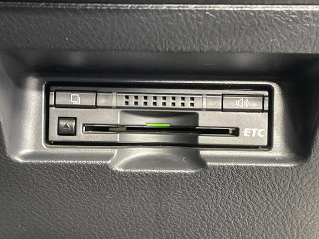 ヴィッツ RS G’s 純正SDナビ バックカメラ 衝突被害軽減システム 禁煙車 ドラレコ HIDヘッド ビルトインETC 純正17インチアルミ Bluetooth CD DVD再生 パドルシフト HIDフォグ(6枚目)