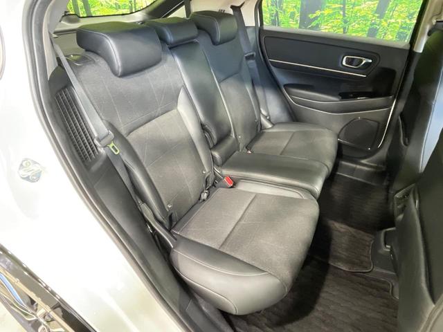 ヴェゼル ｅ：ＨＥＶ　Ｚ　純正９型ナビ　バックカメラ　衝突被害軽減システム　レーダークルーズ　禁煙車　電動リアゲート　コーナーセンサー　スマートキー　ＬＥＤヘッド　ＥＴＣ２．０　オートライト　デュアルエアコン（9枚目）