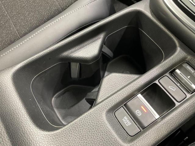 ヴェゼル ｅ：ＨＥＶ　Ｚ　純正９型ナビ　バックカメラ　衝突被害軽減システム　レーダークルーズ　禁煙車　電動リアゲート　コーナーセンサー　スマートキー　ＬＥＤヘッド　ＥＴＣ２．０　オートライト　デュアルエアコン（40枚目）