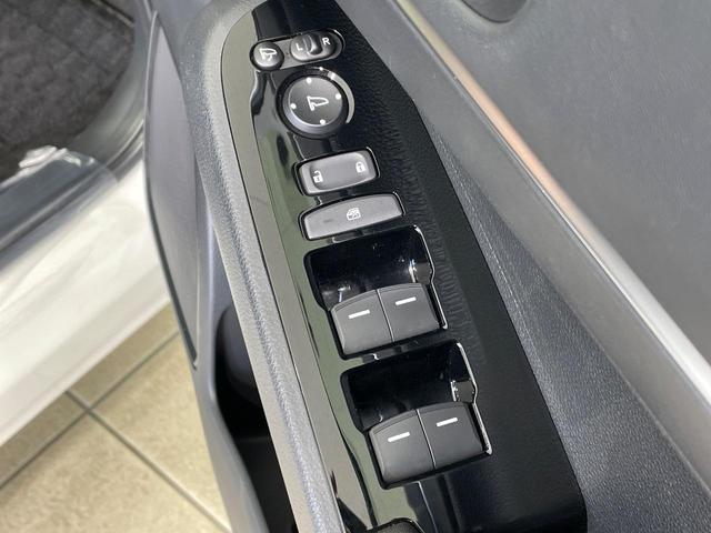 ヴェゼル ｅ：ＨＥＶ　Ｚ　純正９型ナビ　バックカメラ　衝突被害軽減システム　レーダークルーズ　禁煙車　電動リアゲート　コーナーセンサー　スマートキー　ＬＥＤヘッド　ＥＴＣ２．０　オートライト　デュアルエアコン（58枚目）