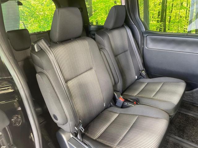 ヴォクシー ハイブリッドＺＳ　煌ＩＩ　両側電動ドア　フリップダウンモニター　１０型ナビ　バックカメラ　衝突軽減装置　禁煙車　前席シートヒーター　ドラレコ　コーナーセンサー　スマートキー　ＬＥＤヘッド　ＥＴＣ　クルコン　オートハイビーム（8枚目）