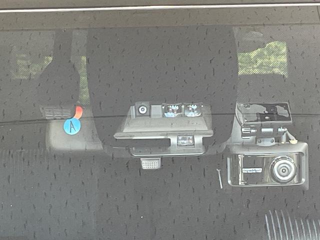 ヴォクシー ハイブリッドＺＳ　煌ＩＩ　両側電動ドア　フリップダウンモニター　１０型ナビ　バックカメラ　衝突軽減装置　禁煙車　前席シートヒーター　ドラレコ　コーナーセンサー　スマートキー　ＬＥＤヘッド　ＥＴＣ　クルコン　オートハイビーム（33枚目）