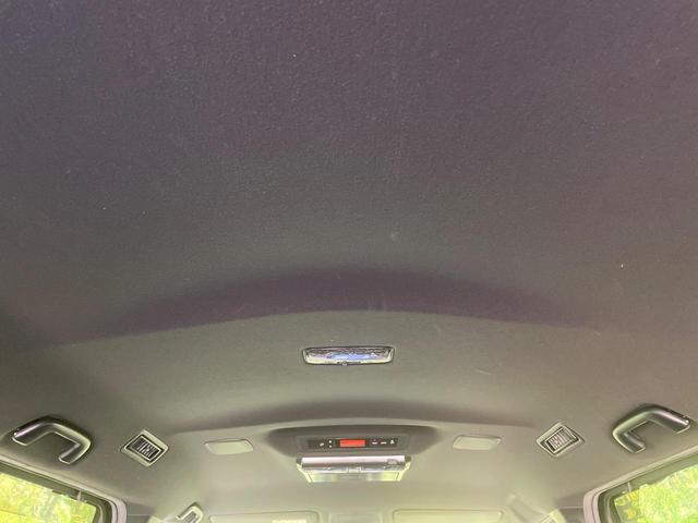 ヴォクシー ハイブリッドＺＳ　煌ＩＩ　両側電動ドア　フリップダウンモニター　１０型ナビ　バックカメラ　衝突軽減装置　禁煙車　前席シートヒーター　ドラレコ　コーナーセンサー　スマートキー　ＬＥＤヘッド　ＥＴＣ　クルコン　オートハイビーム（41枚目）