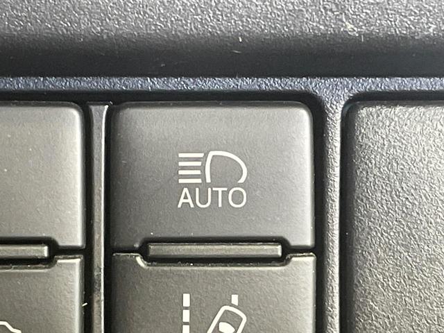 ヴォクシー ハイブリッドＺＳ　煌ＩＩ　両側電動ドア　フリップダウンモニター　１０型ナビ　バックカメラ　衝突軽減装置　禁煙車　前席シートヒーター　ドラレコ　コーナーセンサー　スマートキー　ＬＥＤヘッド　ＥＴＣ　クルコン　オートハイビーム（58枚目）