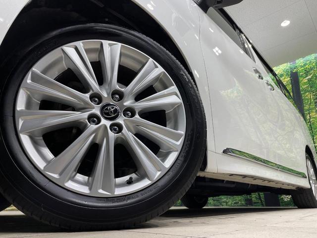 【純正１８インチアルミホイール】外観にマッチした純正アルミホイールを装着しております。各種社外アルミホイールや、スタッドレスタイヤも取扱いしております。是非ご相談ください♪