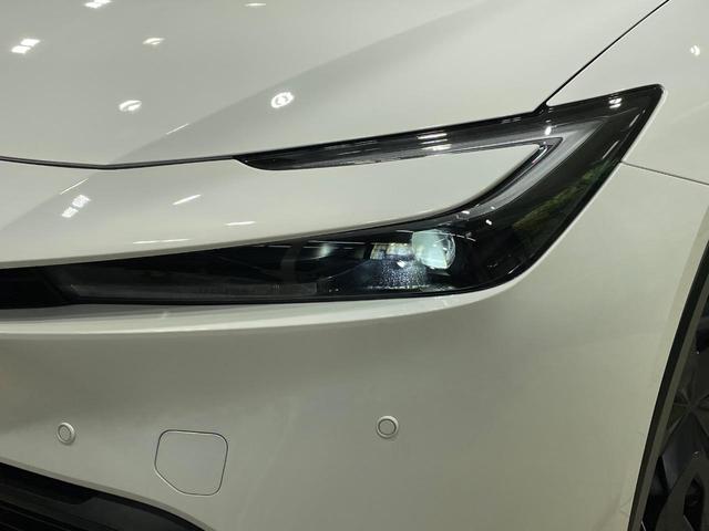 【ＬＥＤヘッドライト】悪天候や夜間走行時も良好な視界を確保し安心して運転できる高輝度ＬＥＤヘッドライトを装備！点灯速度が早く、消費電力も抑えられています。