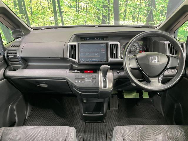 ステップワゴンスパーダ Ｚ　両側電動ドア　後席モニター　純正９インチナビ　禁煙車　スマートキー　ＨＩＤヘッド　ＥＴＣ　純正１６インチＡＷ　オートライト　オートエアコン　ＣＤ　ＤＶＤ再生　フルセグ　パドルシフト　フォグライト（2枚目）