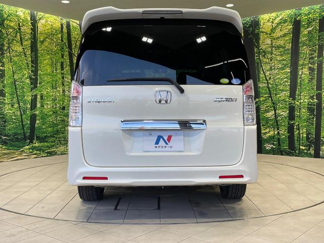 ステップワゴンスパーダ Ｚ　両側電動ドア　後席モニター　純正９インチナビ　禁煙車　スマートキー　ＨＩＤヘッド　ＥＴＣ　純正１６インチＡＷ　オートライト　オートエアコン　ＣＤ　ＤＶＤ再生　フルセグ　パドルシフト　フォグライト（15枚目）