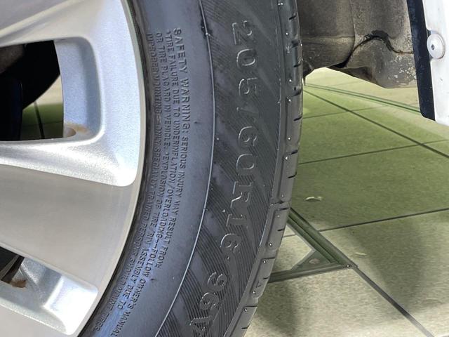 ステップワゴンスパーダ Ｚ　両側電動ドア　後席モニター　純正９インチナビ　禁煙車　スマートキー　ＨＩＤヘッド　ＥＴＣ　純正１６インチＡＷ　オートライト　オートエアコン　ＣＤ　ＤＶＤ再生　フルセグ　パドルシフト　フォグライト（30枚目）