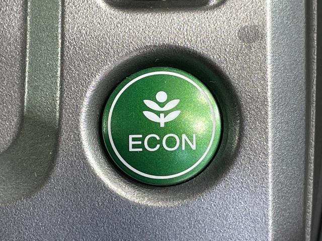 ステップワゴンスパーダ Ｚ　両側電動ドア　後席モニター　純正９インチナビ　禁煙車　スマートキー　ＨＩＤヘッド　ＥＴＣ　純正１６インチＡＷ　オートライト　オートエアコン　ＣＤ　ＤＶＤ再生　フルセグ　パドルシフト　フォグライト（52枚目）