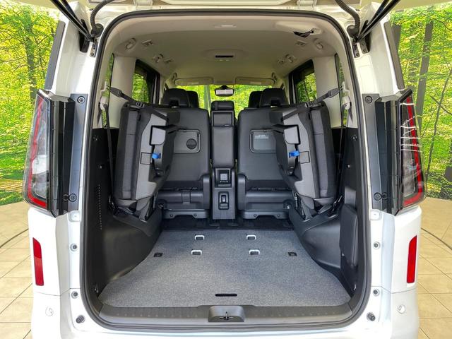 セレナ ｅ－パワー　ハイウェイスターＶ　両側電動ドア　全周囲カメラ　衝突被害軽減システム　レーダークルーズ　コーナーセンサー　スマートキー　ＬＥＤヘッド　ビルトインＥＴＣ　純正１６インチアルミ　オートハイビーム　車線逸脱警報　オートライト（11枚目）