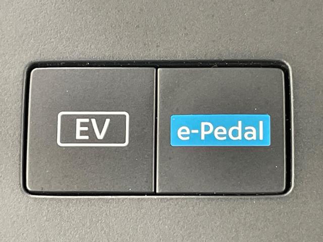 セレナ ｅ－パワー　ハイウェイスターＶ　両側電動ドア　全周囲カメラ　衝突被害軽減システム　レーダークルーズ　コーナーセンサー　スマートキー　ＬＥＤヘッド　ビルトインＥＴＣ　純正１６インチアルミ　オートハイビーム　車線逸脱警報　オートライト（49枚目）