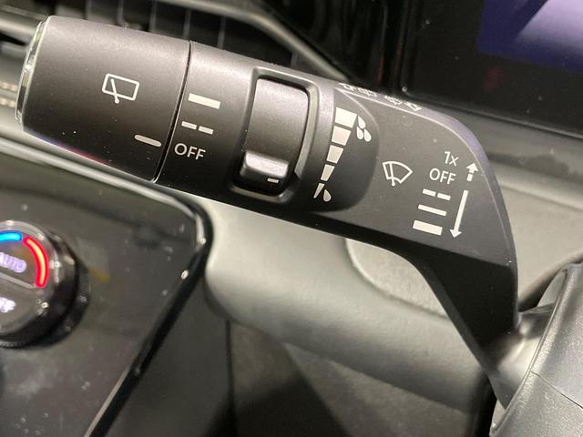 セレナ ｅ－パワー　ハイウェイスターＶ　両側電動ドア　全周囲カメラ　衝突被害軽減システム　レーダークルーズ　コーナーセンサー　スマートキー　ＬＥＤヘッド　ビルトインＥＴＣ　純正１６インチアルミ　オートハイビーム　車線逸脱警報　オートライト（52枚目）