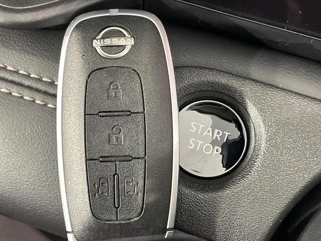 セレナ ｅ－パワー　ハイウェイスターＶ　両側電動ドア　全周囲カメラ　衝突被害軽減システム　レーダークルーズ　コーナーセンサー　スマートキー　ＬＥＤヘッド　ビルトインＥＴＣ　純正１６インチアルミ　オートハイビーム　車線逸脱警報　オートライト（55枚目）