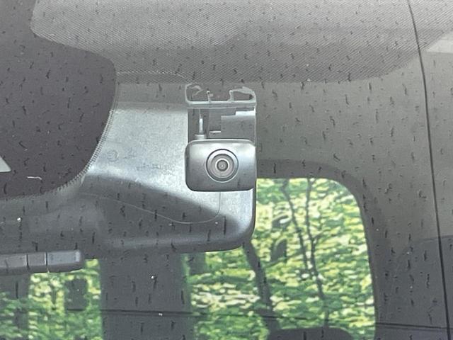 【ドライブレコーダー】安心・安全なカーライフに必須のドライブレコーダーを装備！走行中はもちろん、あおり運転や事故に遭遇した際の状況も映像で記録し、万一のリスクに備えます。