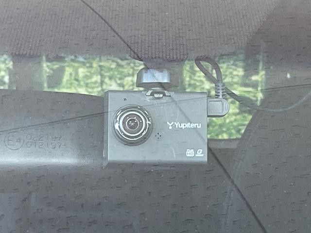 フィットハイブリッド Ｌパッケージ　純正ナビ　バックカメラ　衝突軽減装置　禁煙車　ハーフレザーシート　ドラレコ　スマートキー　ＬＥＤヘッド　ＥＴＣ　クルコン　オートライト　オートエアコン　Ｂｌｕｅｔｏｏｔｈ　ＣＤ　ＤＶＤ再生（5枚目）