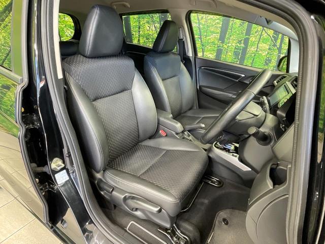 フィットハイブリッド Ｌパッケージ　純正ナビ　バックカメラ　衝突軽減装置　禁煙車　ハーフレザーシート　ドラレコ　スマートキー　ＬＥＤヘッド　ＥＴＣ　クルコン　オートライト　オートエアコン　Ｂｌｕｅｔｏｏｔｈ　ＣＤ　ＤＶＤ再生（8枚目）