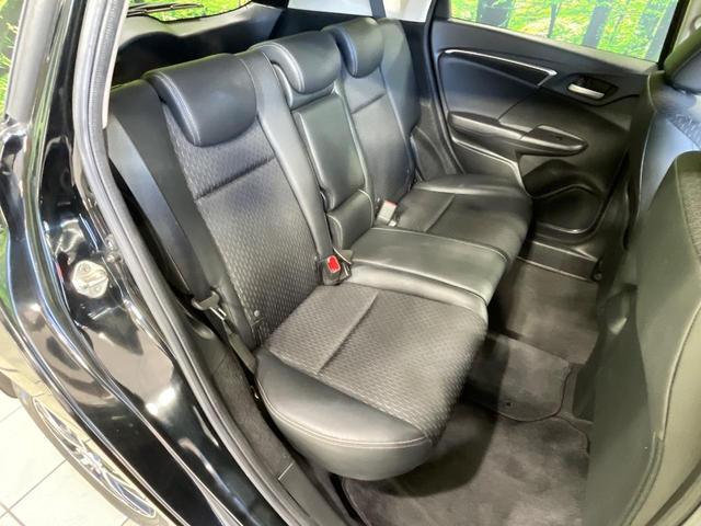 フィットハイブリッド Ｌパッケージ　純正ナビ　バックカメラ　衝突軽減装置　禁煙車　ハーフレザーシート　ドラレコ　スマートキー　ＬＥＤヘッド　ＥＴＣ　クルコン　オートライト　オートエアコン　Ｂｌｕｅｔｏｏｔｈ　ＣＤ　ＤＶＤ再生（9枚目）