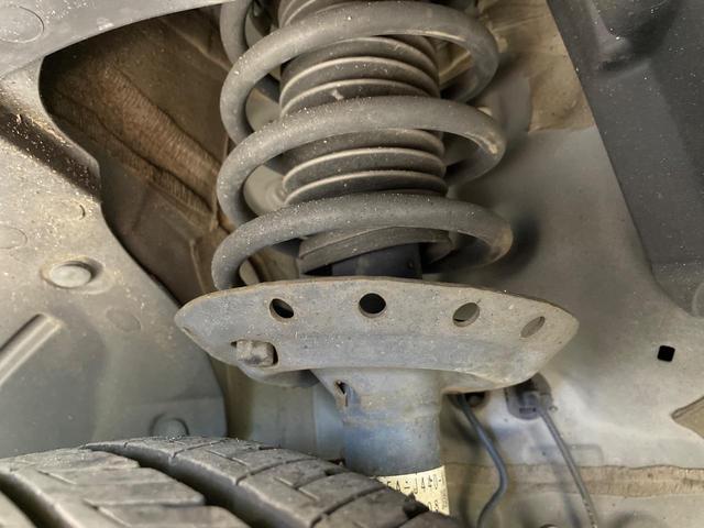 フィットハイブリッド Ｌパッケージ　純正ナビ　バックカメラ　衝突軽減装置　禁煙車　ハーフレザーシート　ドラレコ　スマートキー　ＬＥＤヘッド　ＥＴＣ　クルコン　オートライト　オートエアコン　Ｂｌｕｅｔｏｏｔｈ　ＣＤ　ＤＶＤ再生（20枚目）