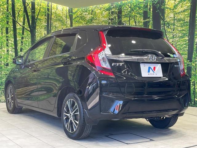 フィットハイブリッド Ｌパッケージ　純正ナビ　バックカメラ　衝突軽減装置　禁煙車　ハーフレザーシート　ドラレコ　スマートキー　ＬＥＤヘッド　ＥＴＣ　クルコン　オートライト　オートエアコン　Ｂｌｕｅｔｏｏｔｈ　ＣＤ　ＤＶＤ再生（26枚目）