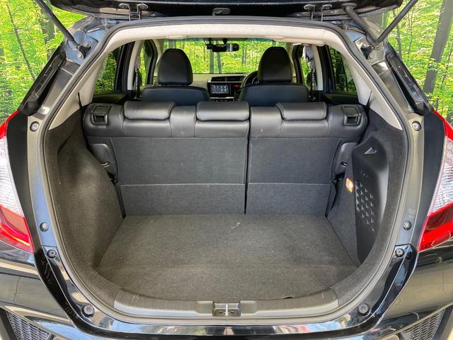 フィットハイブリッド Ｌパッケージ　純正ナビ　バックカメラ　衝突軽減装置　禁煙車　ハーフレザーシート　ドラレコ　スマートキー　ＬＥＤヘッド　ＥＴＣ　クルコン　オートライト　オートエアコン　Ｂｌｕｅｔｏｏｔｈ　ＣＤ　ＤＶＤ再生（38枚目）