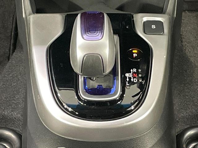 フィットハイブリッド Ｌパッケージ　純正ナビ　バックカメラ　衝突軽減装置　禁煙車　ハーフレザーシート　ドラレコ　スマートキー　ＬＥＤヘッド　ＥＴＣ　クルコン　オートライト　オートエアコン　Ｂｌｕｅｔｏｏｔｈ　ＣＤ　ＤＶＤ再生（39枚目）