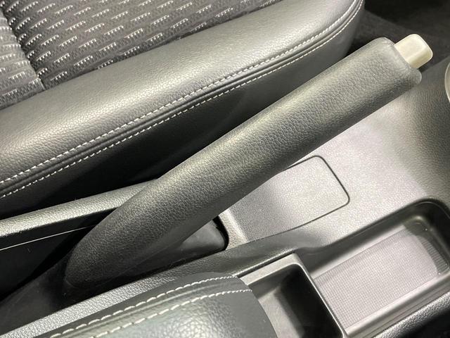 フィットハイブリッド Ｌパッケージ　純正ナビ　バックカメラ　衝突軽減装置　禁煙車　ハーフレザーシート　ドラレコ　スマートキー　ＬＥＤヘッド　ＥＴＣ　クルコン　オートライト　オートエアコン　Ｂｌｕｅｔｏｏｔｈ　ＣＤ　ＤＶＤ再生（49枚目）