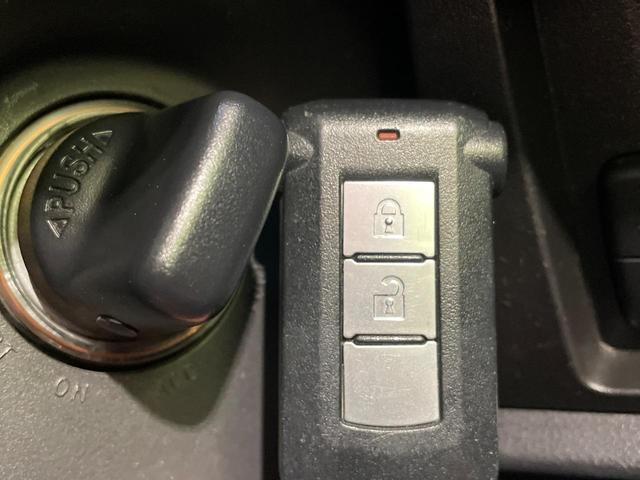 デリカD:5 G パワーパッケージ 両側電動ドア バックカメラ 禁煙車 スマートキー HIDヘッド ビルトインETC クルコン オートライト オートエアコン Bluetooth CD DVD再生 フルセグ(34枚目)