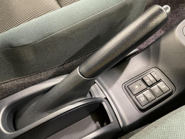 アクア Ｓスタイルブラック　純正ナビ　バックカメラ　衝突被害軽減システム　禁煙車　ドラレコ　スマートキー　ビルトインＥＴＣ　シートヒーター　オートハイビーム　車線逸脱警報　オートライト　オートエアコン　Ｂｌｕｅｔｏｏｔ（43枚目）