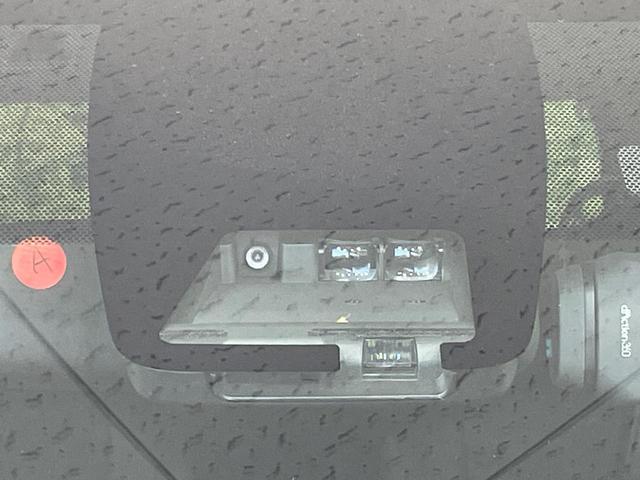 エスクァイア Ｇｉ　両側電動ドア　後席モニター　バックカメラ　衝突被害軽減システム　ドラレコ　コーナーセンサー　スマートキー　ＬＥＤヘッド　ビルトインＥＴＣ　クルコン　純正１５インチアルミ　オートハイビーム（7枚目）