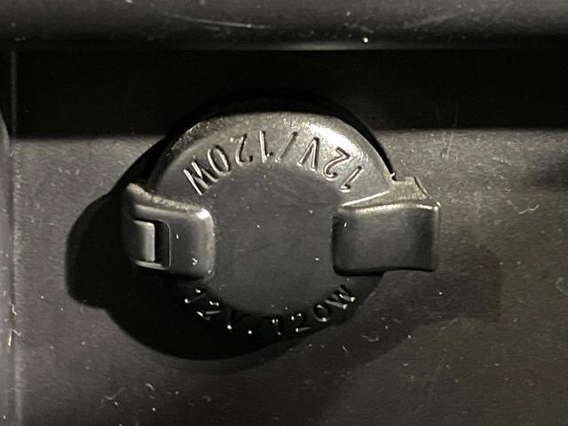 エスクァイア Ｇｉ　両側電動ドア　後席モニター　バックカメラ　衝突被害軽減システム　ドラレコ　コーナーセンサー　スマートキー　ＬＥＤヘッド　ビルトインＥＴＣ　クルコン　純正１５インチアルミ　オートハイビーム（51枚目）