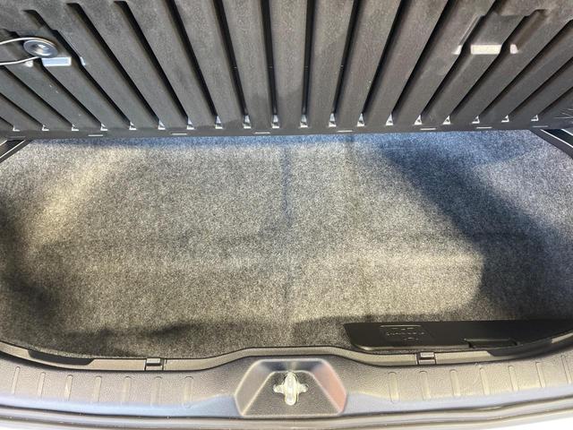 エスクァイア Ｇｉ　両側電動ドア　後席モニター　バックカメラ　衝突被害軽減システム　ドラレコ　コーナーセンサー　スマートキー　ＬＥＤヘッド　ビルトインＥＴＣ　クルコン　純正１５インチアルミ　オートハイビーム（57枚目）