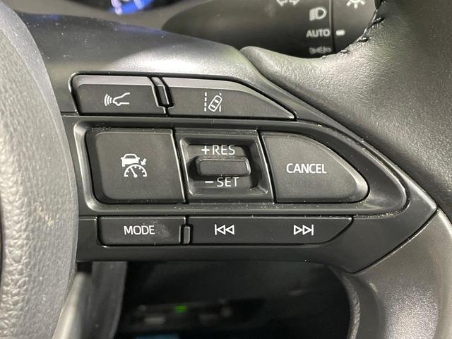 ヤリスクロス ハイブリッドＺ　モデリスタエアロ　全周囲カメラ　純正８型ディスプレイ　衝突軽減装置　レーダークルーズ　禁煙車　ハーフレザーシート　前席シートヒーター　パワーシート　ドラレコ　コーナーセンサー　ＬＥＤヘッド　ＥＴＣ（7枚目）