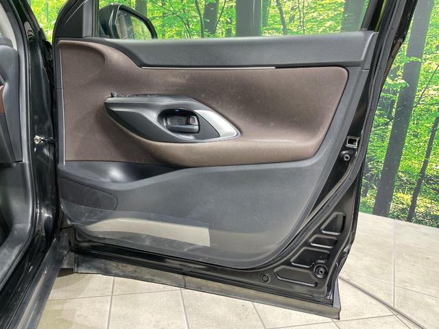 ヤリスクロス ハイブリッドＺ　モデリスタエアロ　全周囲カメラ　純正８型ディスプレイ　衝突軽減装置　レーダークルーズ　禁煙車　ハーフレザーシート　前席シートヒーター　パワーシート　ドラレコ　コーナーセンサー　ＬＥＤヘッド　ＥＴＣ（46枚目）