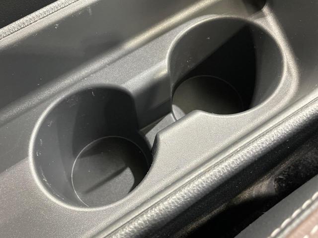 ヤリスクロス ハイブリッドＺ　モデリスタエアロ　全周囲カメラ　純正８型ディスプレイ　衝突軽減装置　レーダークルーズ　禁煙車　ハーフレザーシート　前席シートヒーター　パワーシート　ドラレコ　コーナーセンサー　ＬＥＤヘッド　ＥＴＣ（51枚目）