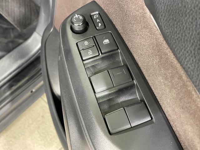 ヤリスクロス ハイブリッドＺ　モデリスタエアロ　全周囲カメラ　純正８型ディスプレイ　衝突軽減装置　レーダークルーズ　禁煙車　ハーフレザーシート　前席シートヒーター　パワーシート　ドラレコ　コーナーセンサー　ＬＥＤヘッド　ＥＴＣ（62枚目）