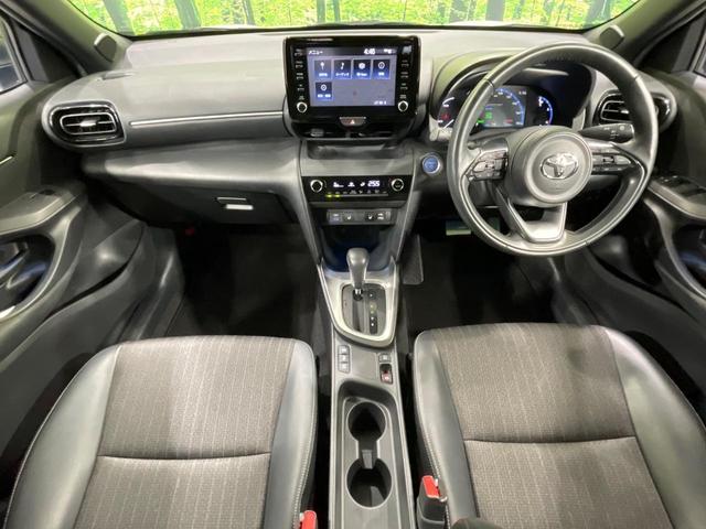 ヤリスクロス ハイブリッドＺ　全周囲カメラ　純正８インチナビ　衝突被害軽減システム　レーダークルーズ　パワーシート　コーナーセンサー　スマートキー　ＬＥＤヘッド　ＥＴＣ　純正１８インチアルミ　オートハイビーム　車線逸脱警報（2枚目）