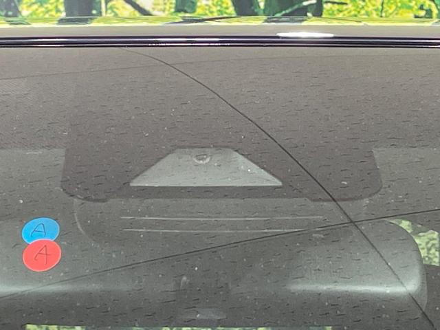 ヤリスクロス ハイブリッドＺ　全周囲カメラ　純正８インチナビ　衝突被害軽減システム　レーダークルーズ　パワーシート　コーナーセンサー　スマートキー　ＬＥＤヘッド　ＥＴＣ　純正１８インチアルミ　オートハイビーム　車線逸脱警報（5枚目）