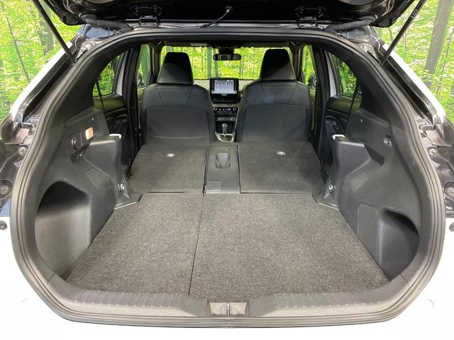 ヤリスクロス ハイブリッドＺ　全周囲カメラ　純正８インチナビ　衝突被害軽減システム　レーダークルーズ　パワーシート　コーナーセンサー　スマートキー　ＬＥＤヘッド　ＥＴＣ　純正１８インチアルミ　オートハイビーム　車線逸脱警報（10枚目）