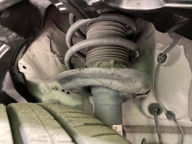 ヤリスクロス ハイブリッドＺ　全周囲カメラ　純正８インチナビ　衝突被害軽減システム　レーダークルーズ　パワーシート　コーナーセンサー　スマートキー　ＬＥＤヘッド　ＥＴＣ　純正１８インチアルミ　オートハイビーム　車線逸脱警報（20枚目）